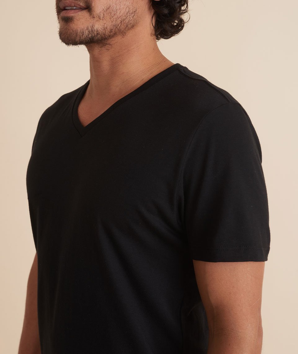 Signature V-Neck Tee in Black
