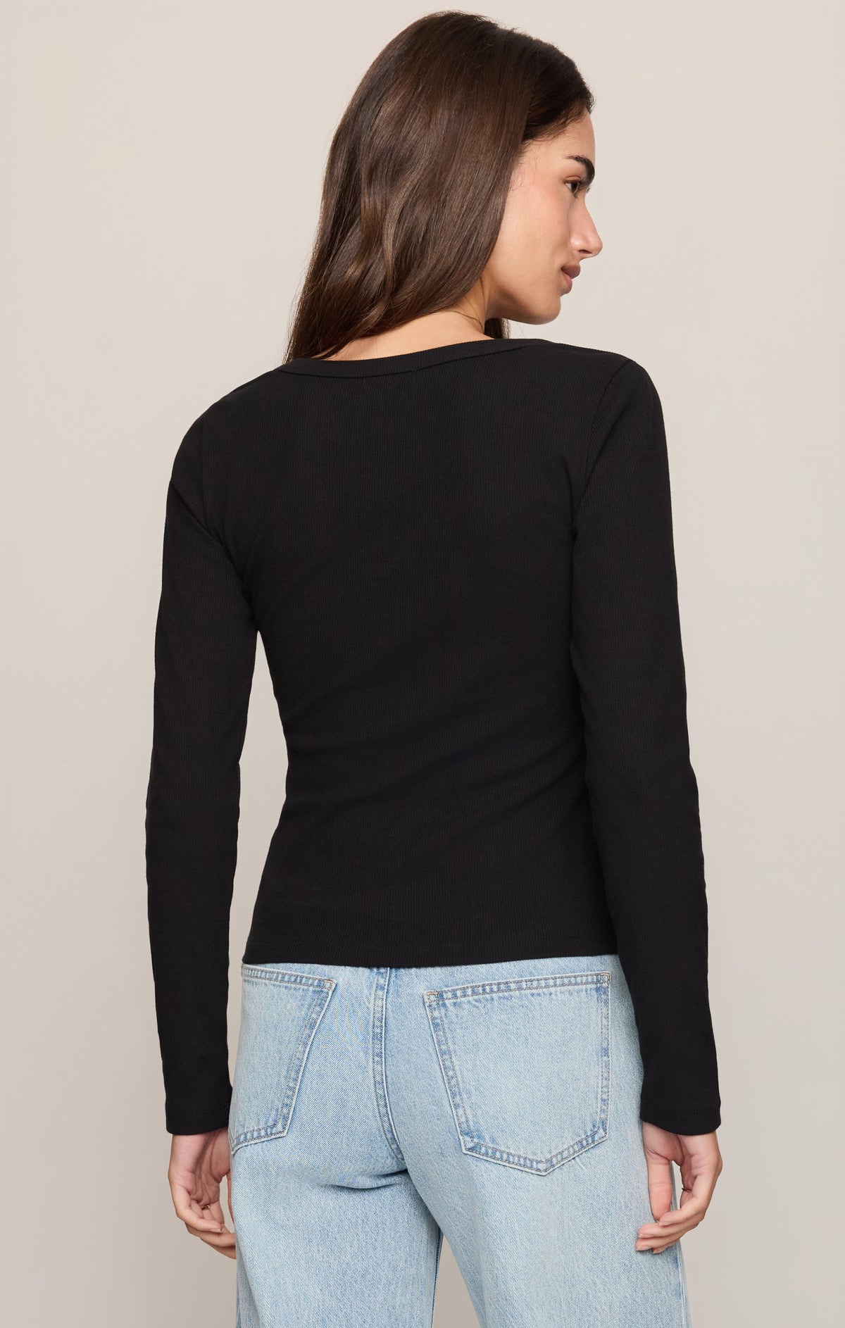 Greyson Scoop Long Sleeve Tee